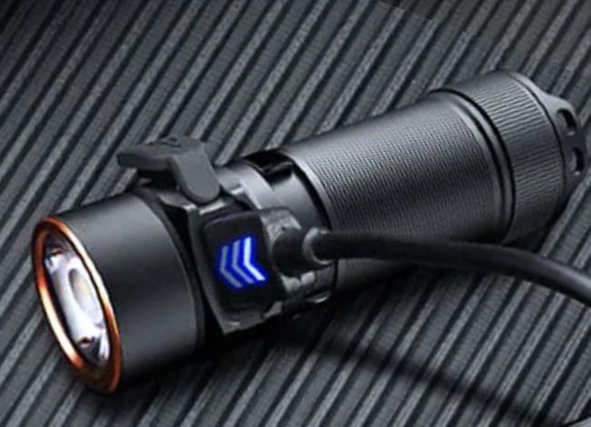 Fenix E18R Flashlight Offers Magnetic Charging