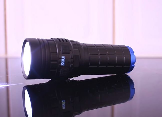 Imalent DN35 tactical flashlight