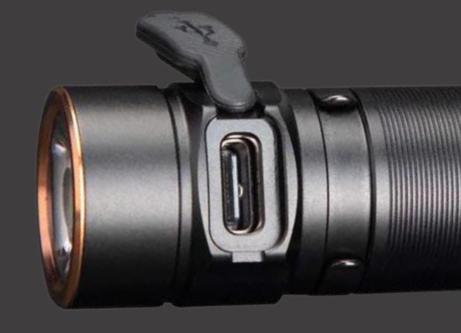 Rechargeable and versatile EDC Flashlight